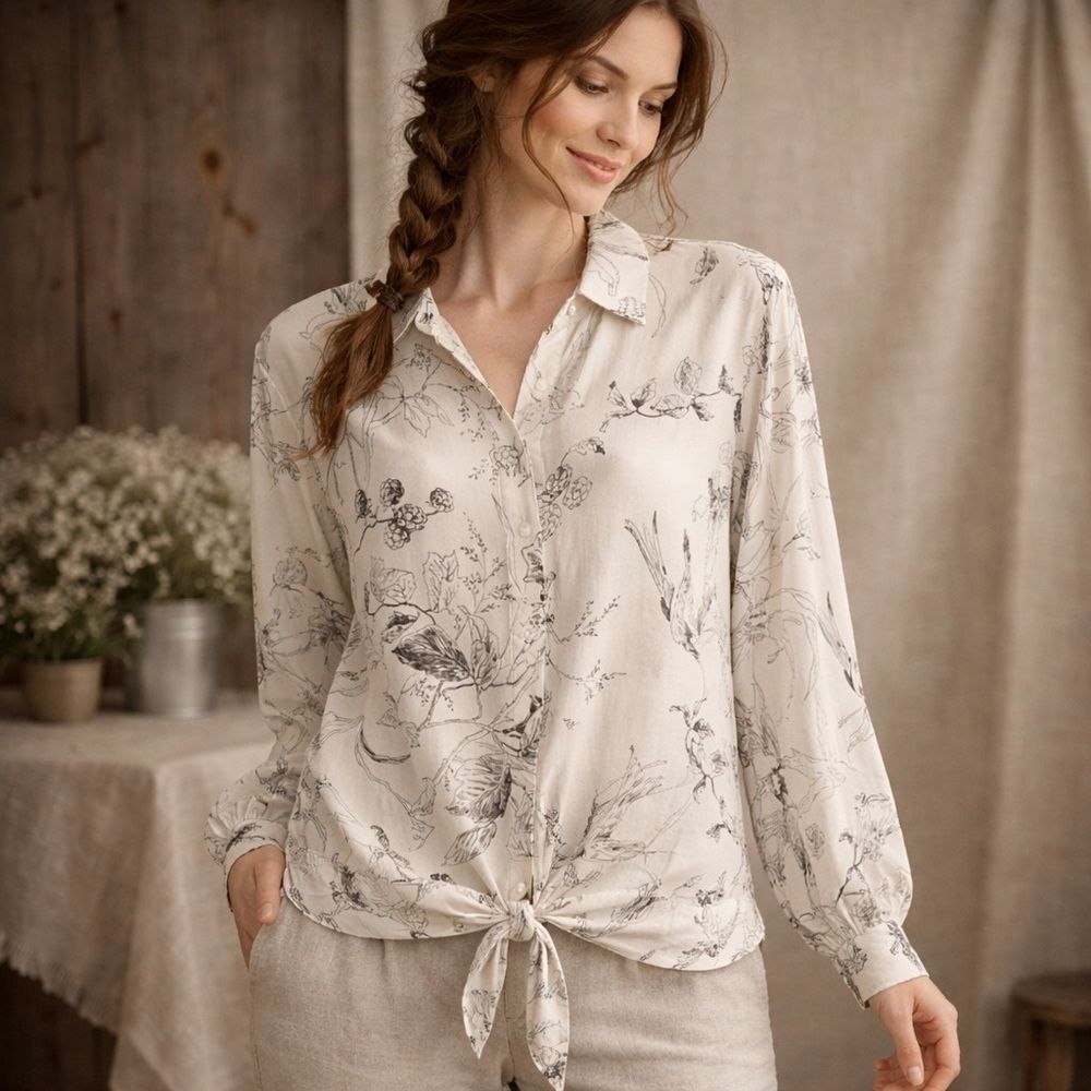 LC Lauren Conrad Long Sleeve Floral Pattern Size Large Blouse